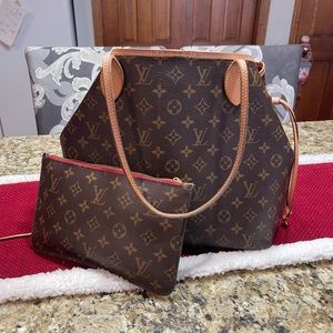 Louis Vuitton Neverfull MM - Mono - Cherry interior.
